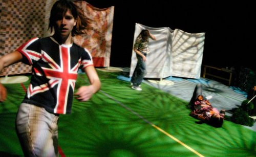 England av Gunilla Heilborn med Dansstationens Turnékompani 2005-2007